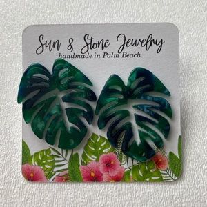 Green leaf Monstera earrings